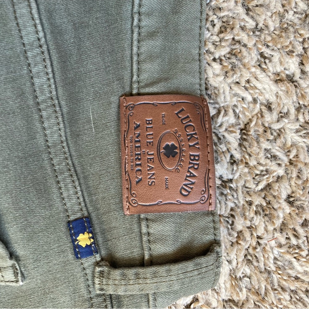 Lucky brand size 26 skinny jeans